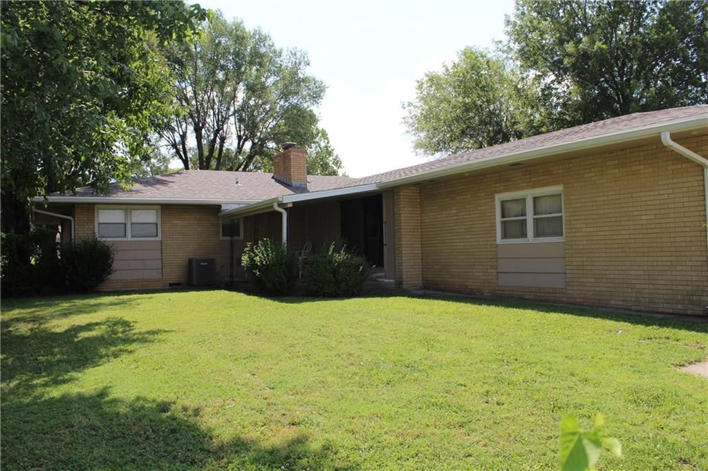 1104 N Walnut Street — photo 4