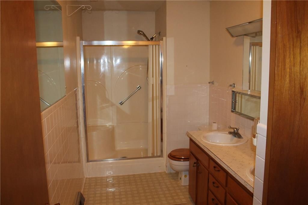 1104 N Walnut Street — photo 14