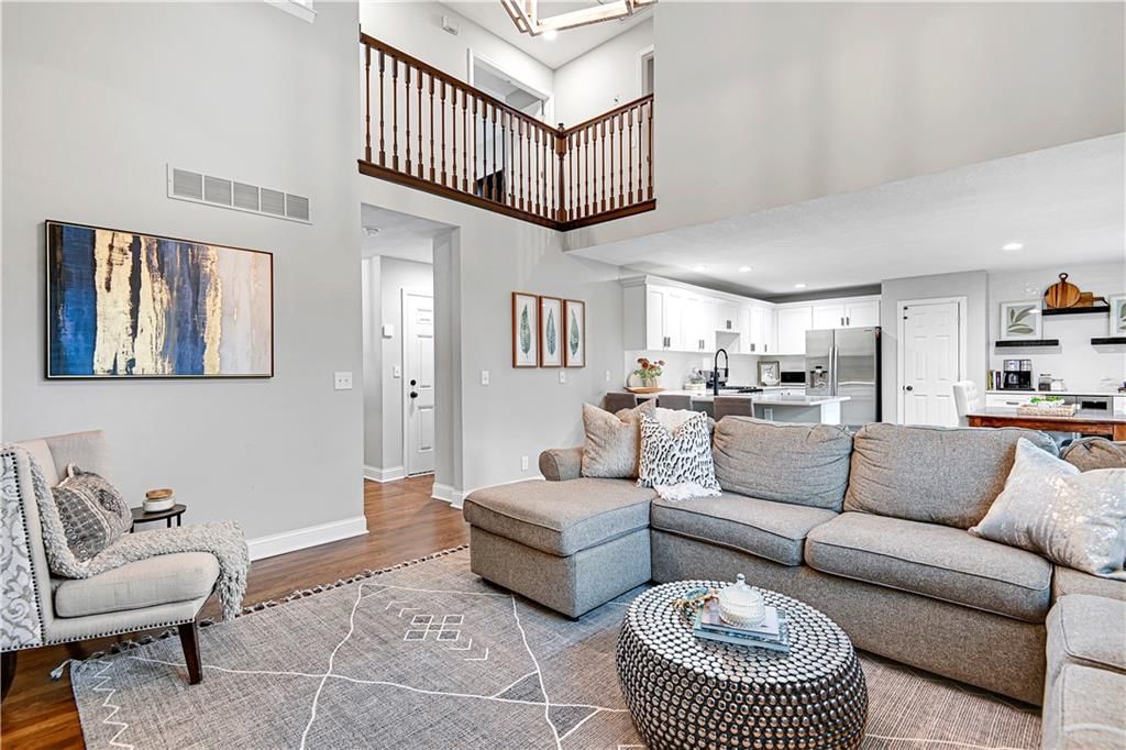 15209 Marty Street — photo 3
