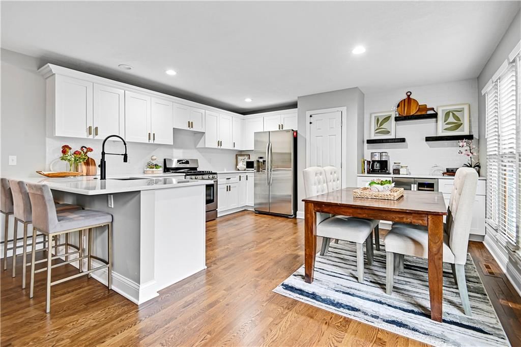 15209 Marty Street — photo 6