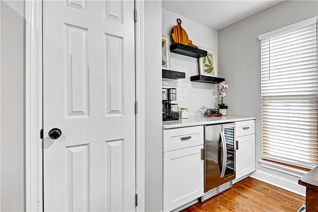 15209 Marty Street — photo 8