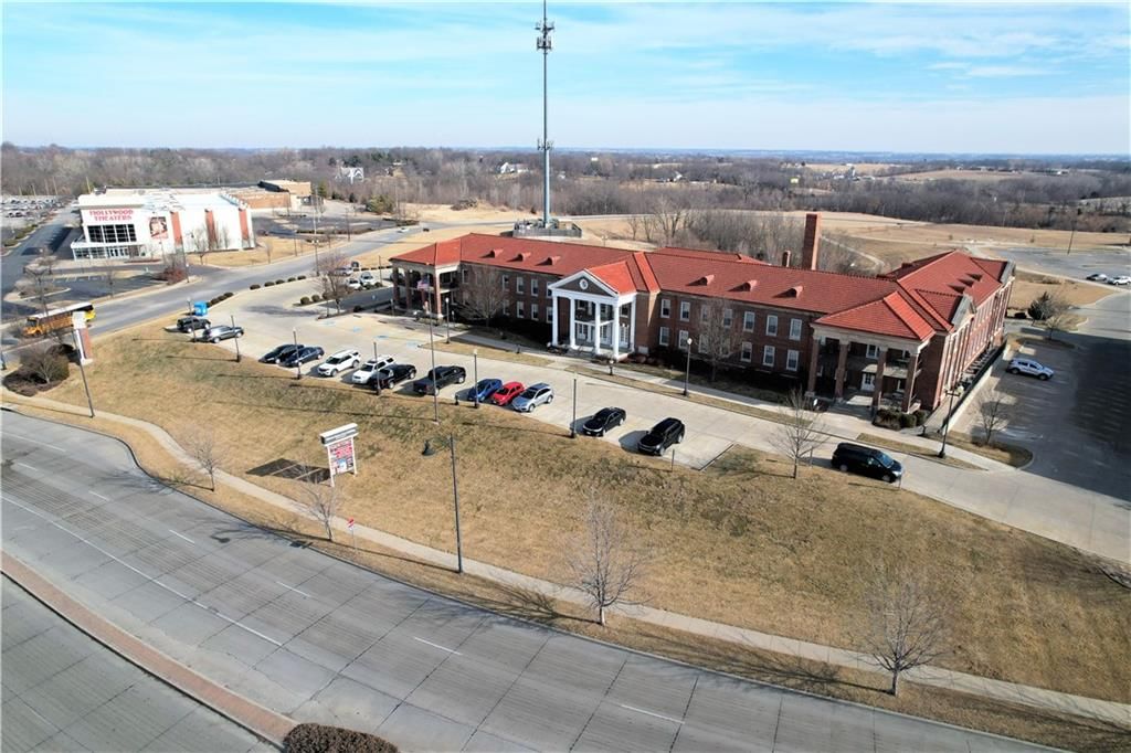3500 N Village Dr Suite 267 N/A — photo 3