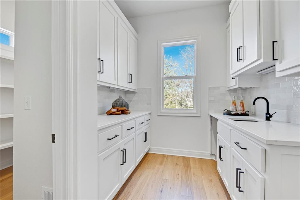 17001 Parkhill Street — photo 10
