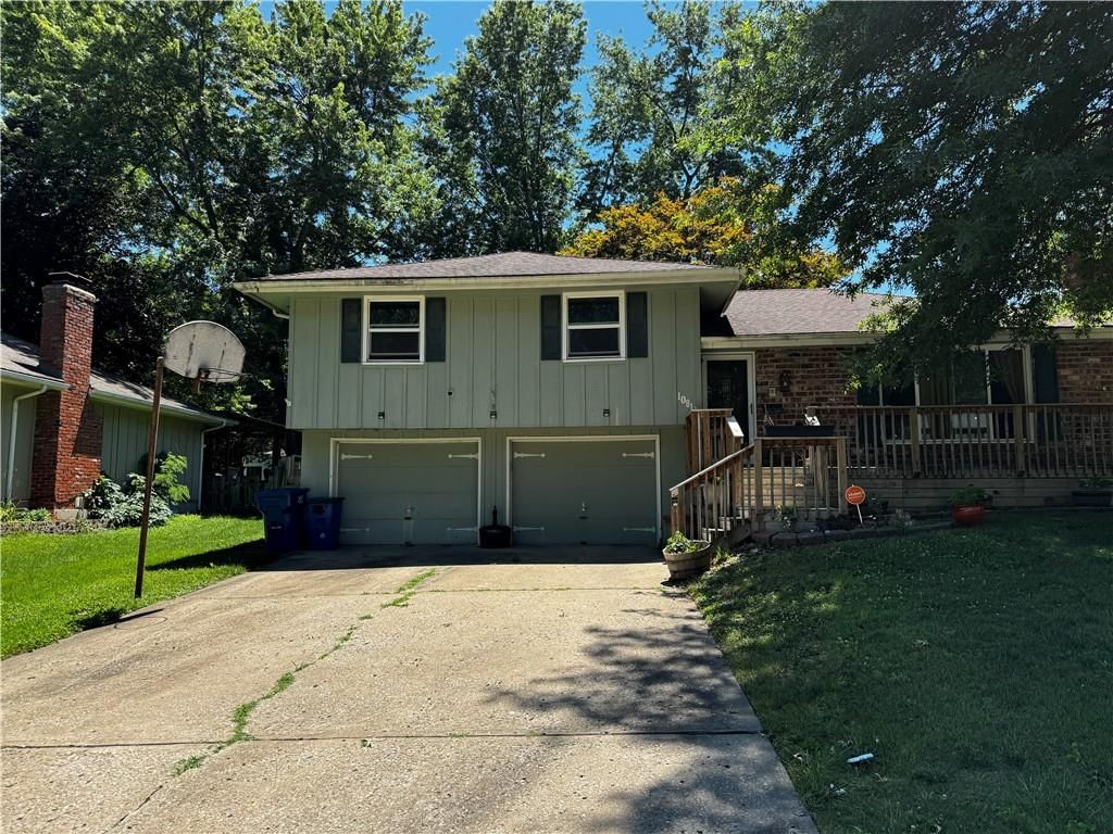 Photo 2 of 70 - 10813 E 65th Street