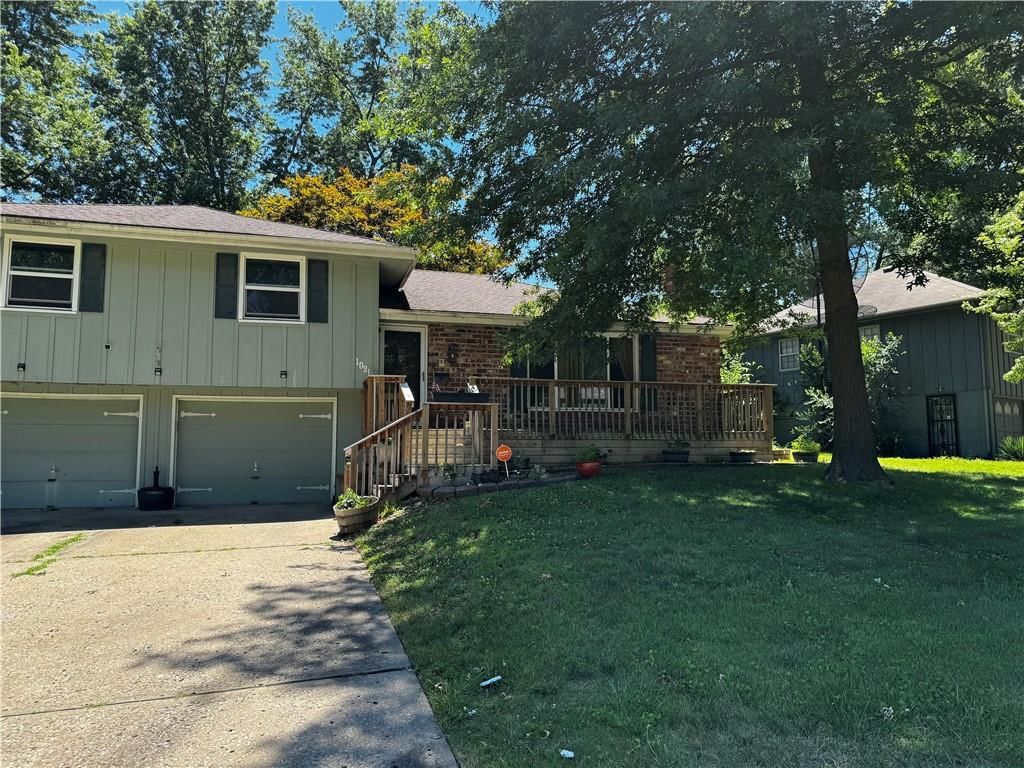 Photo 3 of 70 - 10813 E 65th Street