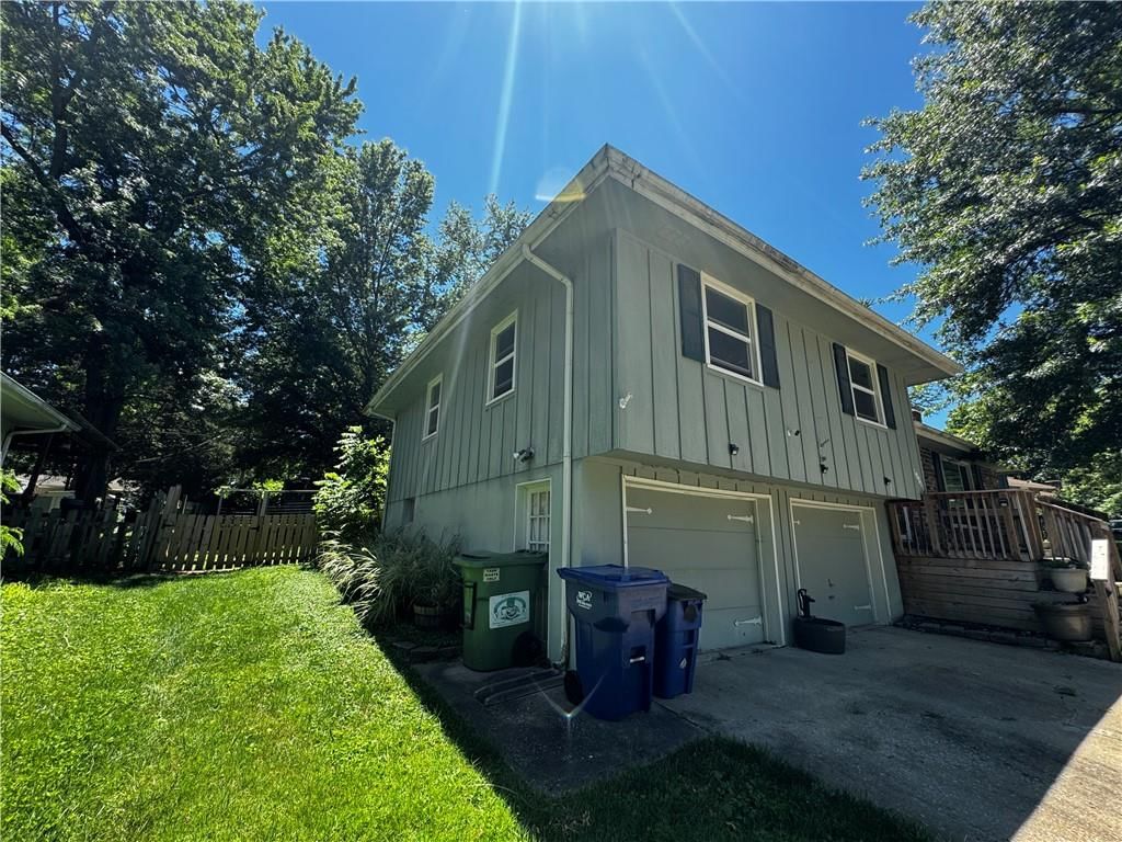 Photo 13 of 70 - 10813 E 65th Street