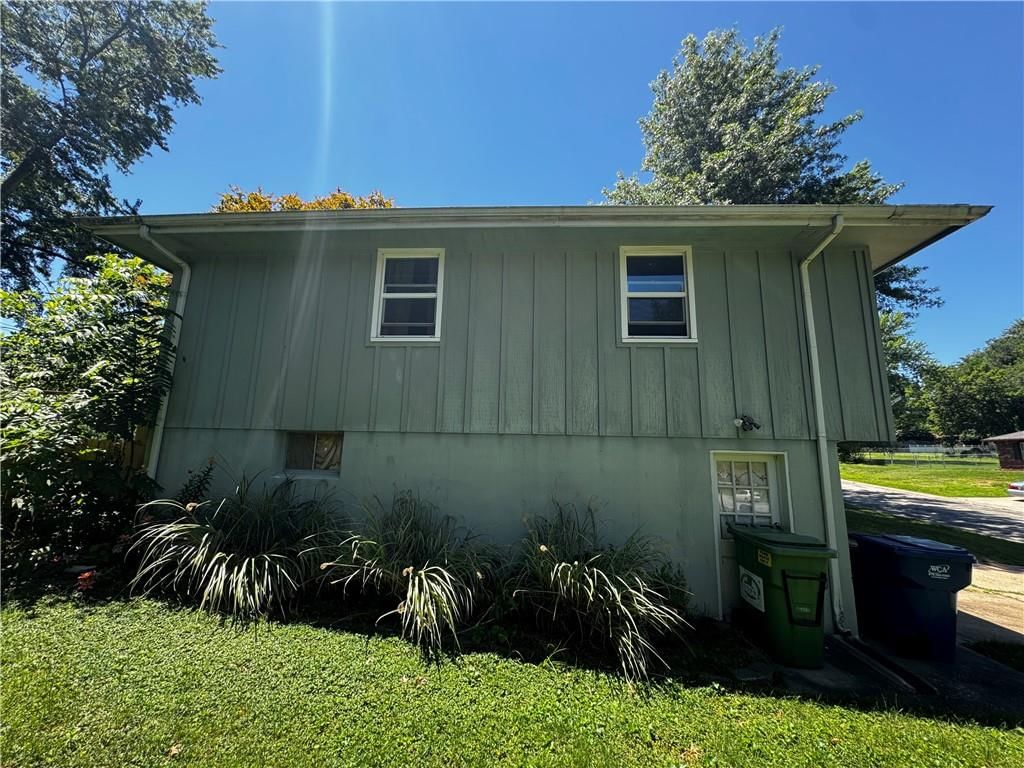 Photo 14 of 70 - 10813 E 65th Street
