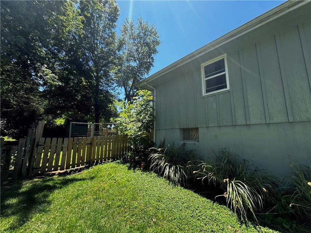 Photo 15 of 70 - 10813 E 65th Street
