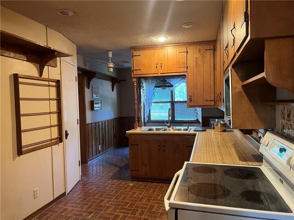7910 W 81st Street — photo 11