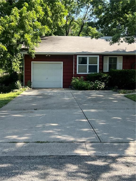 7910 W 81st Street — photo 30