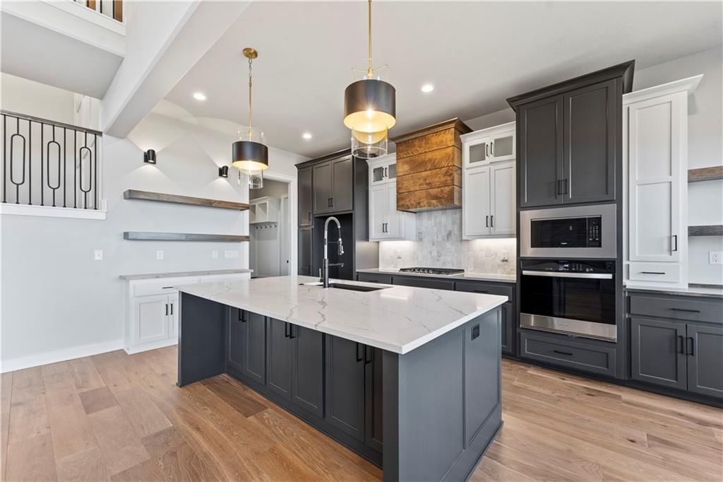 2086 NW O'Brien Road, Lee's Summit, MO