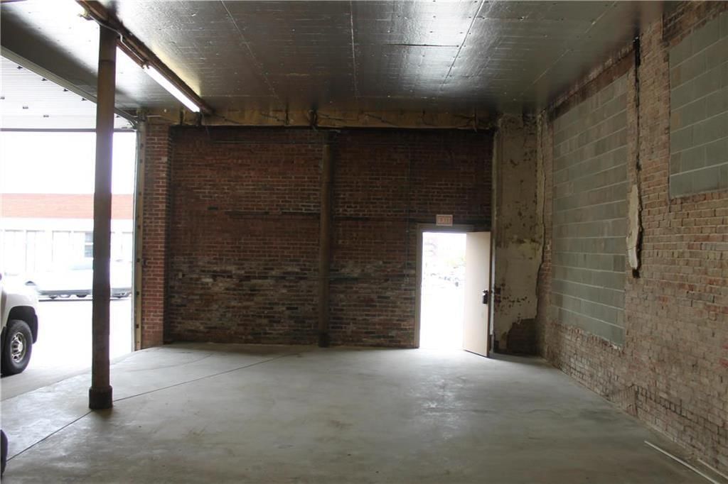 305 S 8th Street — photo 10