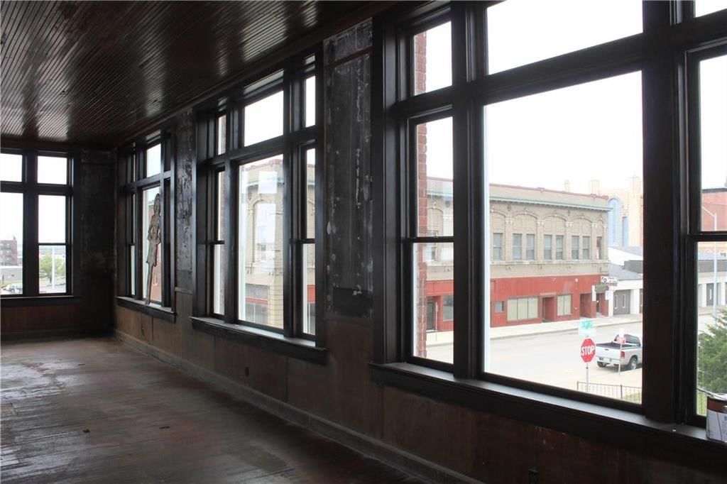 305 S 8th Street — photo 13