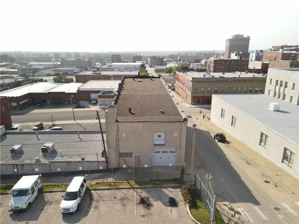 305 S 8th Street — photo 36