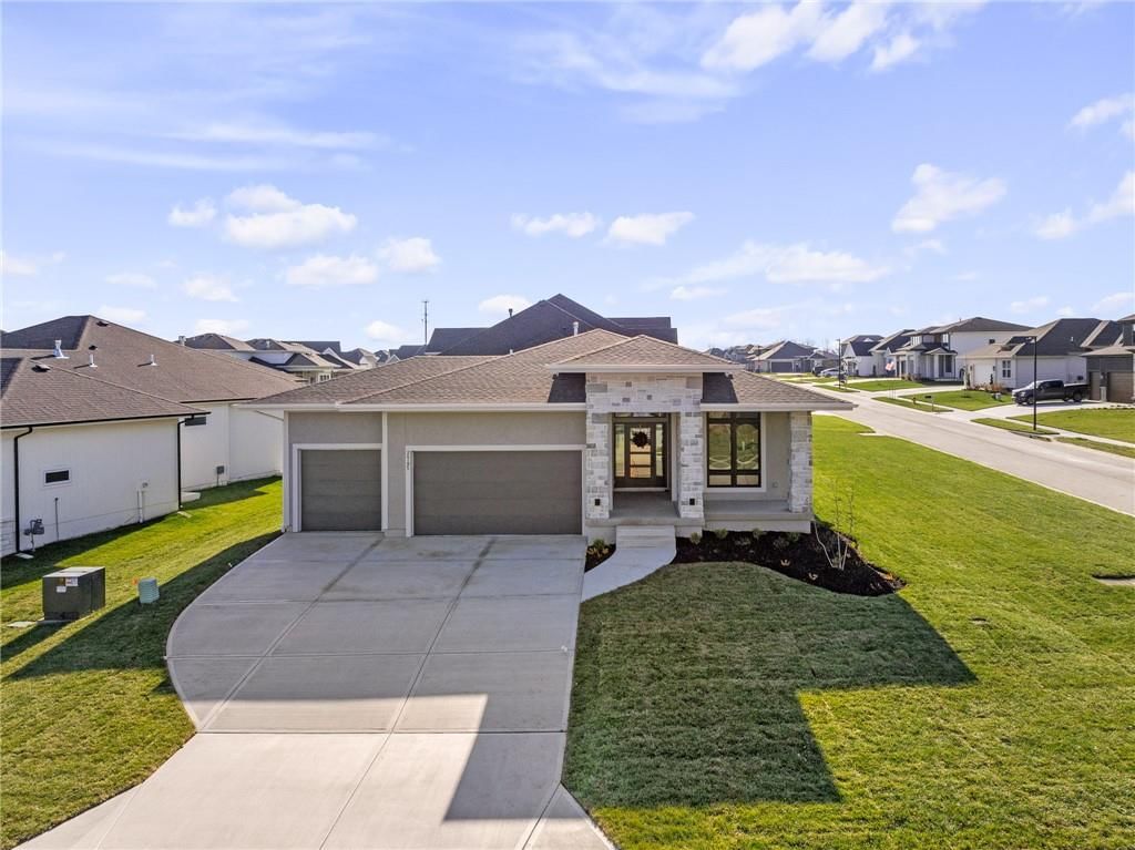 24195 W 91st Terrace, Lenexa, KS
