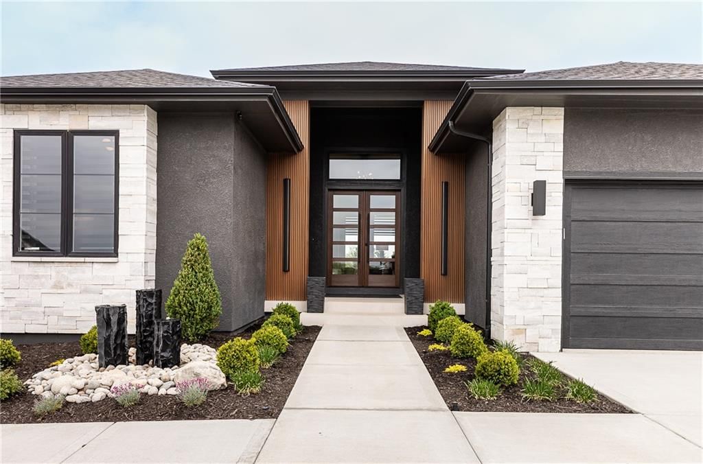4423 W 136th Street, Leawood, KS