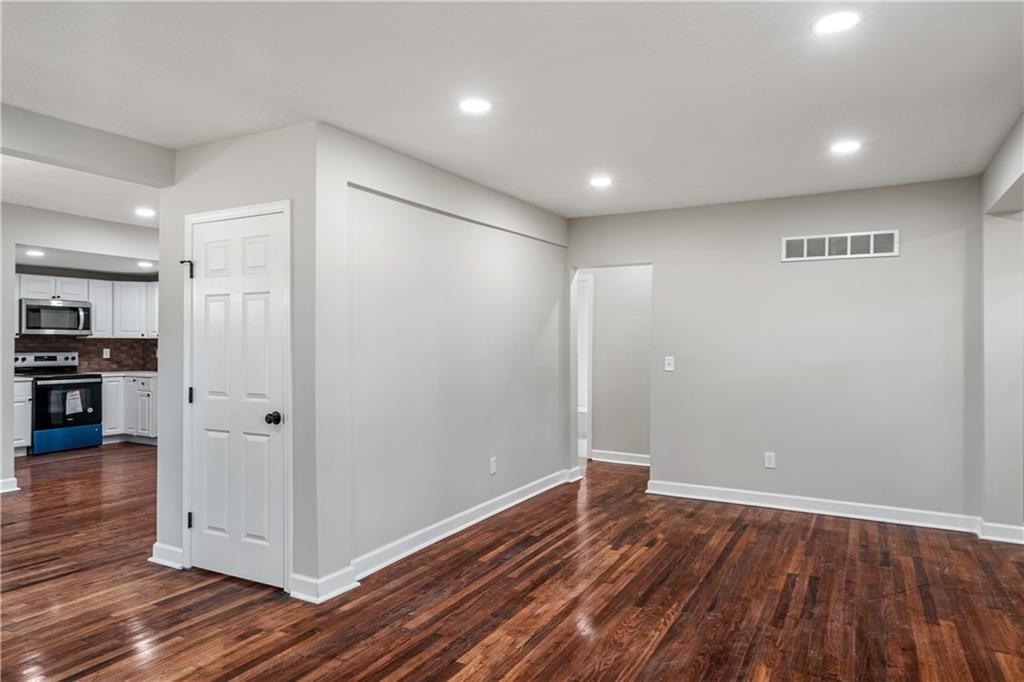 3303 NE 43rd Street — photo 7