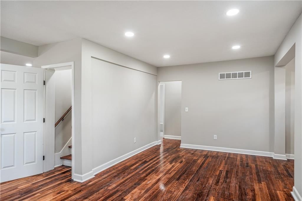 3303 NE 43rd Street — photo 8