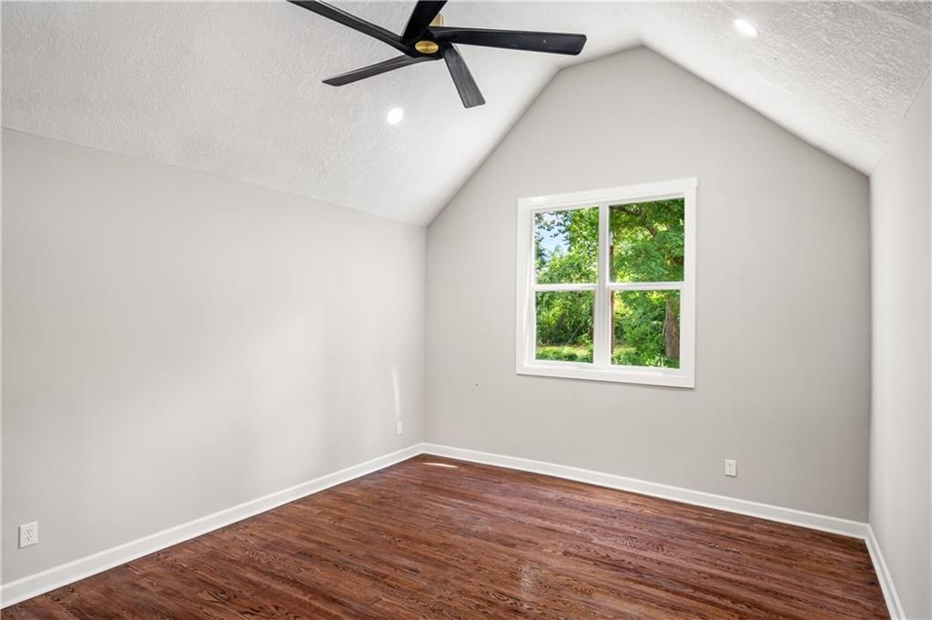 3303 NE 43rd Street — photo 25