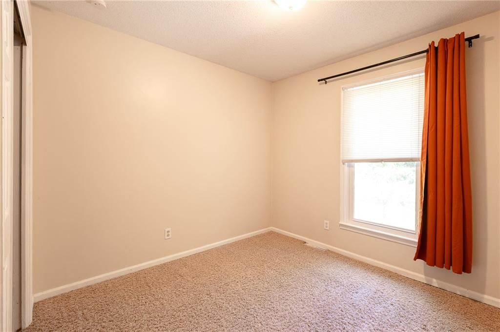 Photo 20 of 24 - 6602 Graden Road