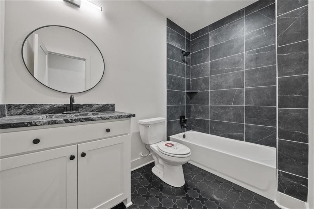Photo 26 of 36 - 8736 N LEWIS Avenue
