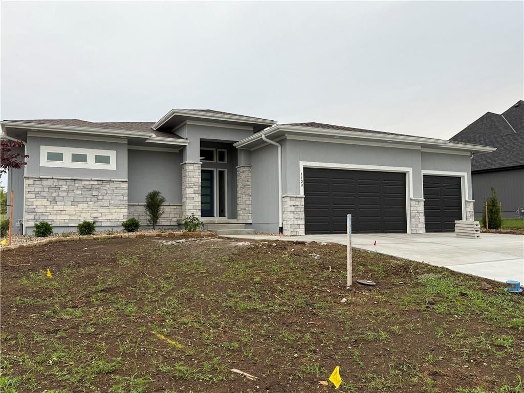 1100 SW Whispering Willow Way — photo 1