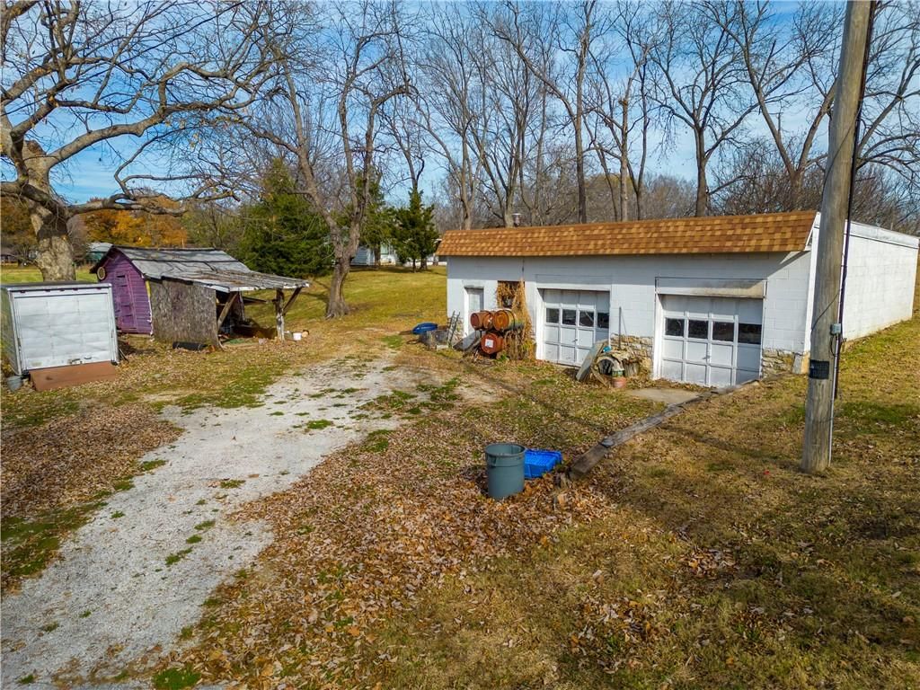 6666 Parkview Avenue — photo 9