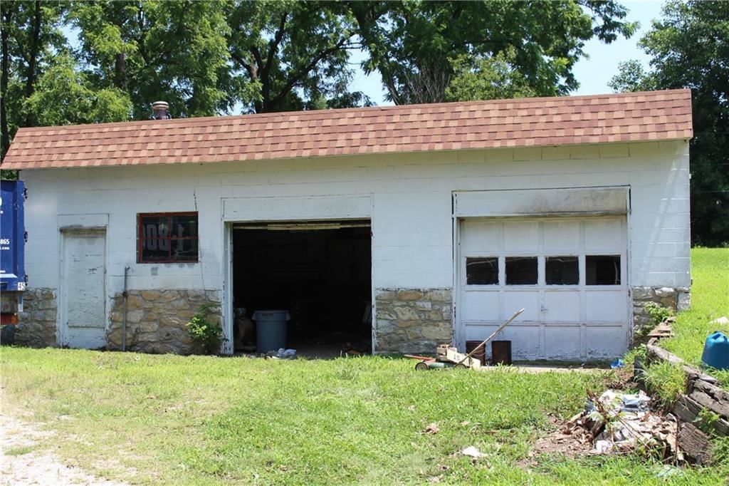 6666 Parkview Avenue — photo 11