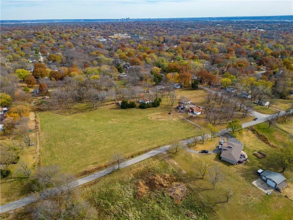 6666 Parkview Avenue — photo 32