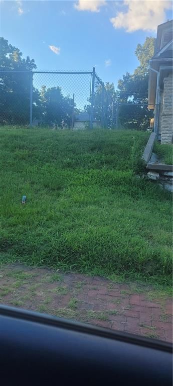 730 Troup Avenue — photo 2
