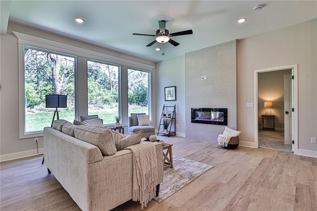 908 NW Crestwood Drive — photo 6