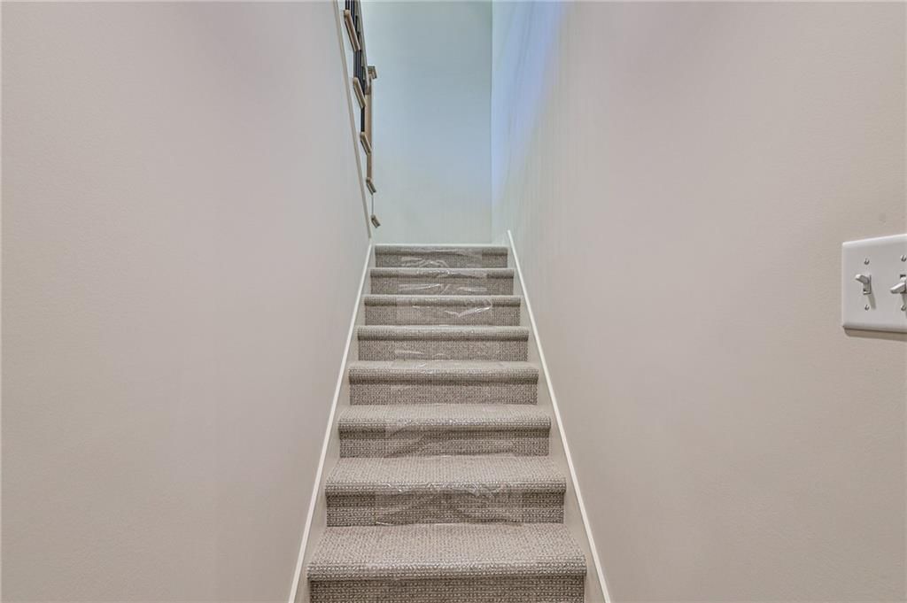 908 NW Crestwood Drive — photo 33