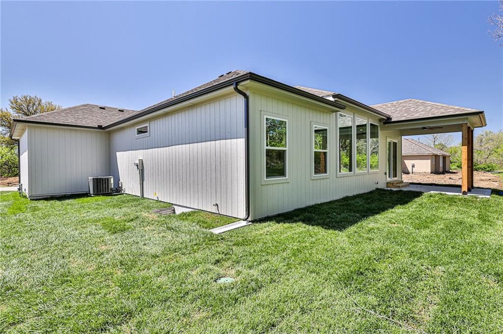 908 NW Crestwood Drive — photo 34