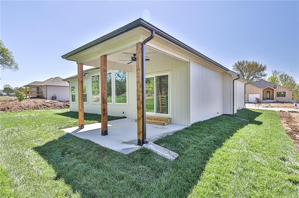 908 NW Crestwood Drive — photo 35