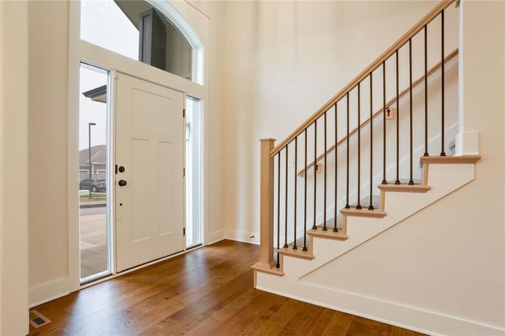 7065 NW Forest Lakes Drive — photo 2