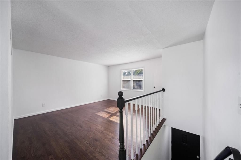 5129 N PALMER Avenue — photo 7