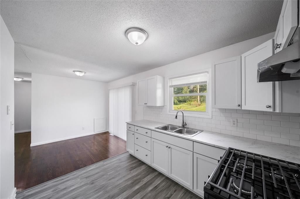 5129 N PALMER Avenue — photo 11