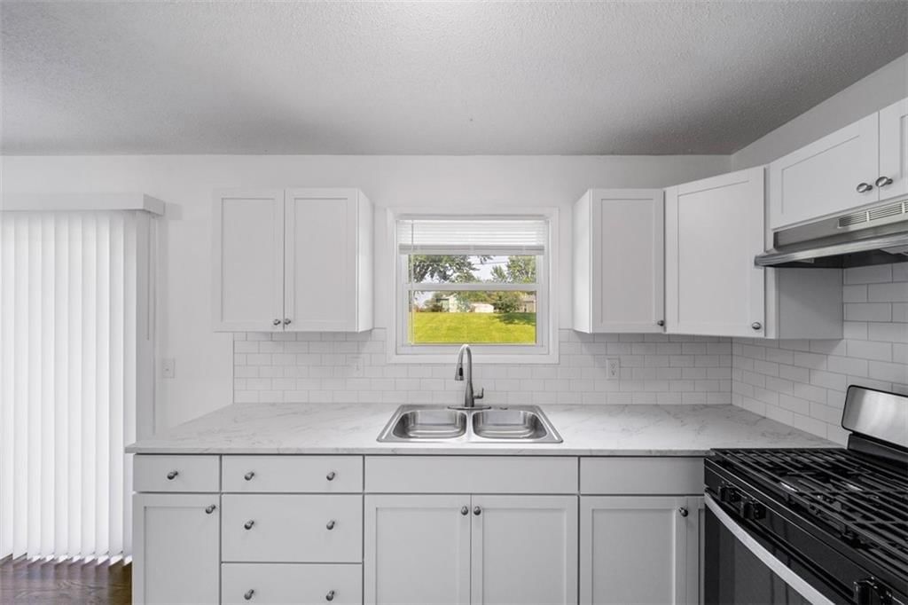 5129 N PALMER Avenue — photo 12