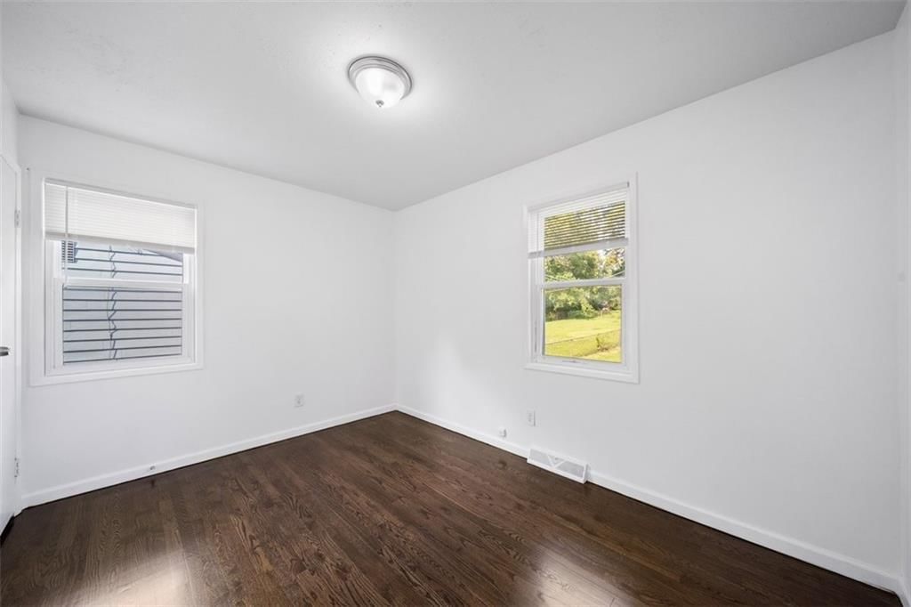5129 N PALMER Avenue — photo 19