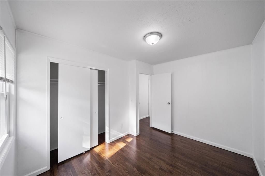 5129 N PALMER Avenue — photo 22
