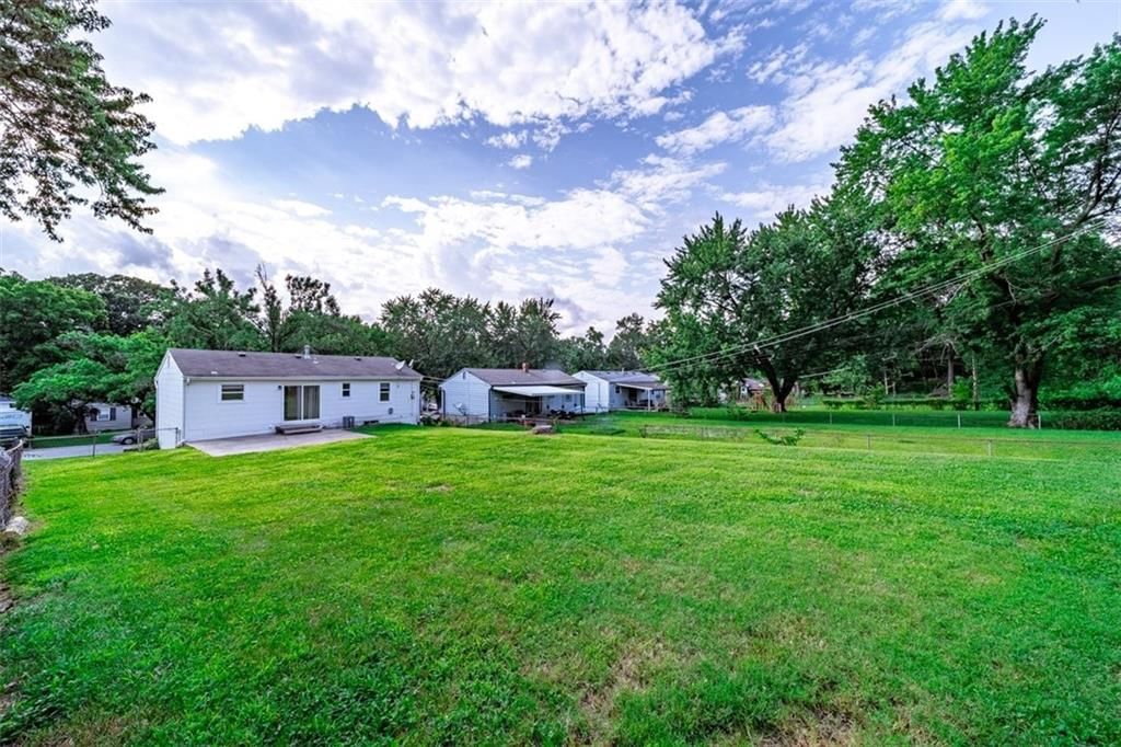 5129 N PALMER Avenue — photo 31
