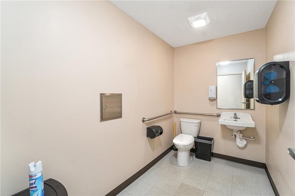 2 Holly Lane — photo 21