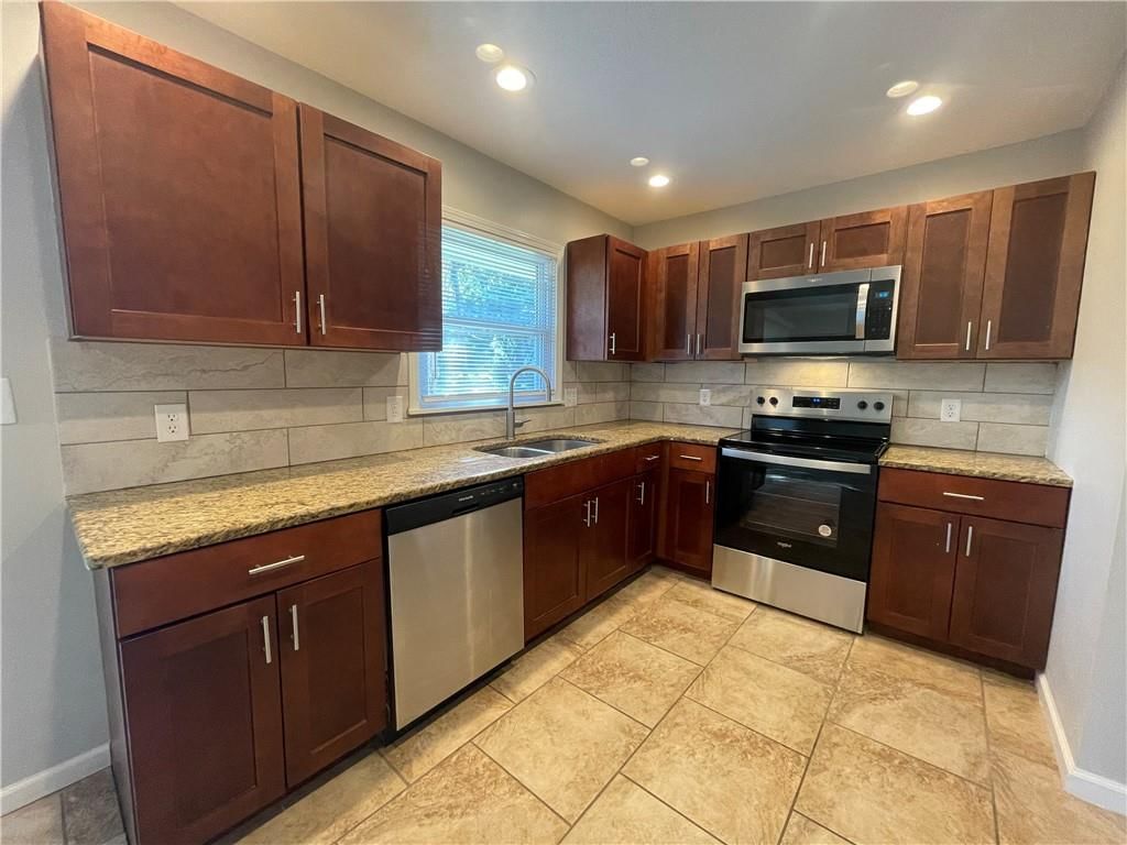 10011 Bennington Avenue — photo 12