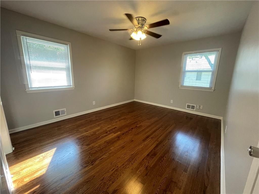 10011 Bennington Avenue — photo 20