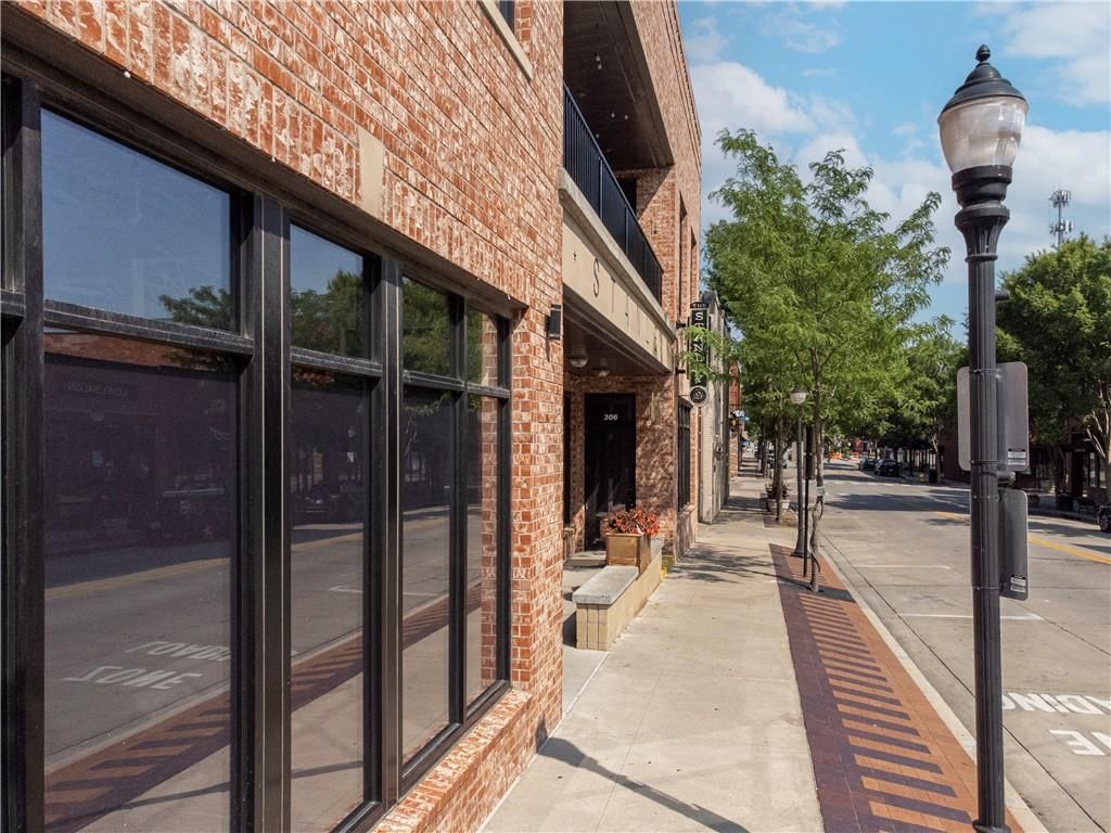 308 SE Douglas Street — photo 8