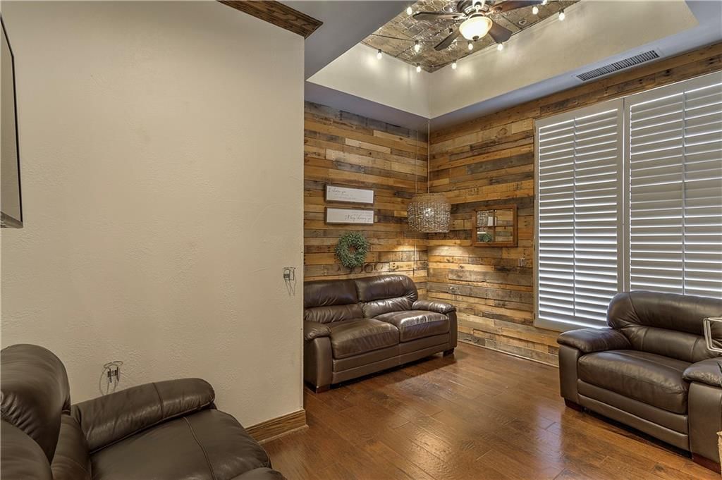 308 SE Douglas Street — photo 28
