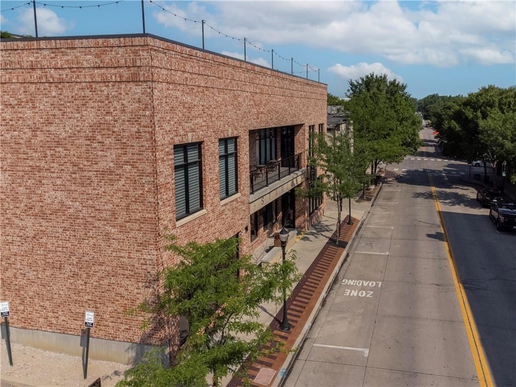 308 SE Douglas Street — photo 32