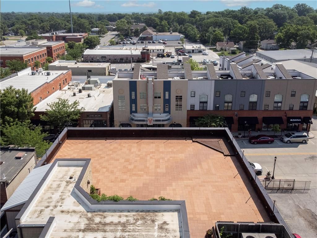 308 SE Douglas Street — photo 39