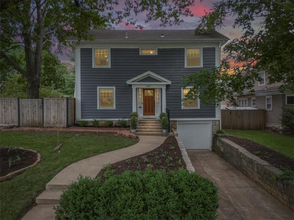 Photo 2 of 47 - 401 W 60th Terrace
