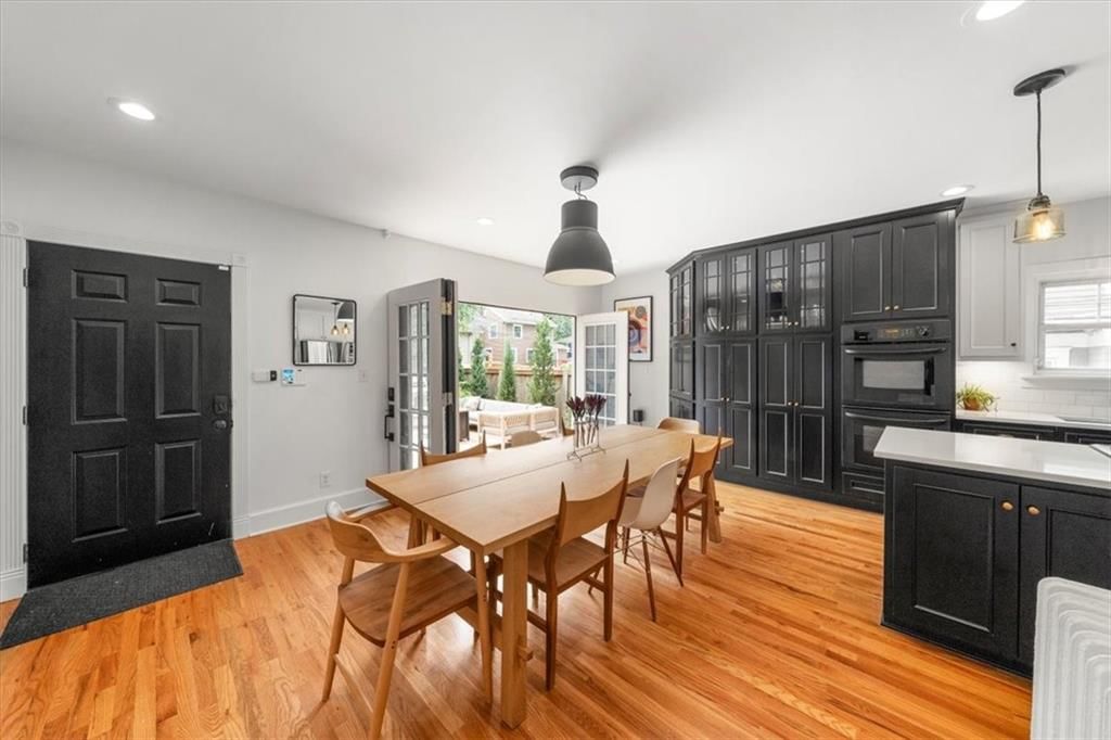 Photo 14 of 47 - 401 W 60th Terrace